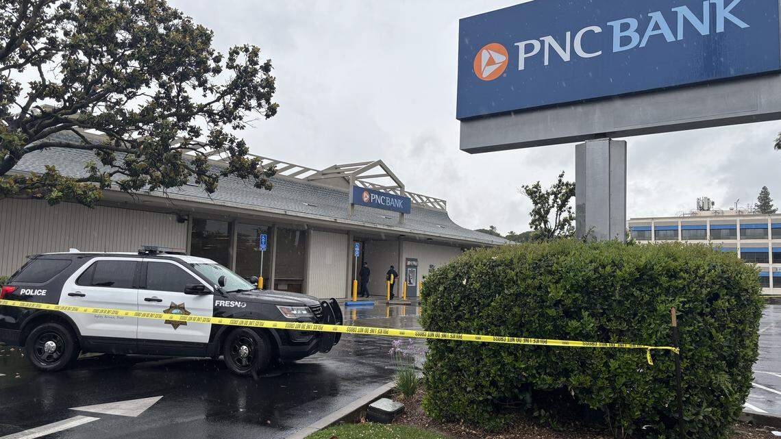 Armed man robs Fresno bank, flees on foot with unknown sum of cash, police say