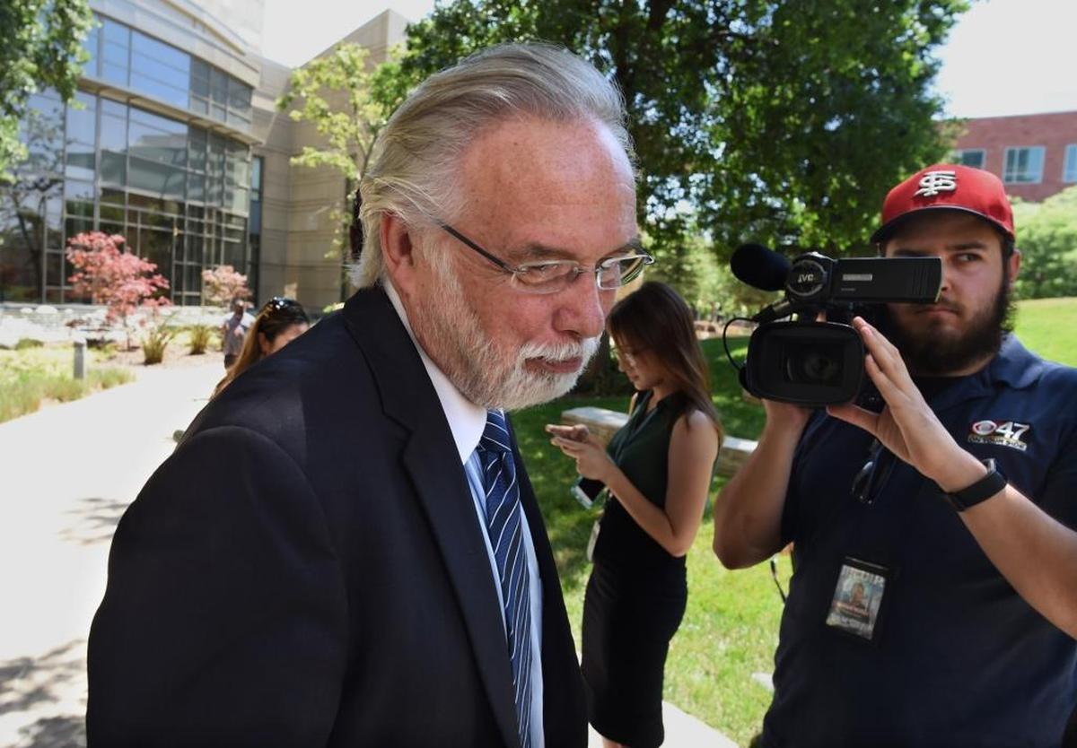 Marshall Hodgkins, Keith Foster’s attorney during his trial on drug trafficking charges, leaves federal court in downtown Fresno in May. A federal judge denied Foster’s request for a new trial, after a new attorney for the former deputy Fresno police chief argued that Hodgkins provided ineffective defense during the trial in May.