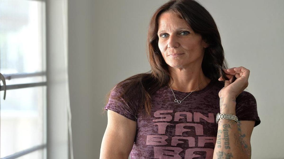
Barbra Scrivner, 49, of Fresno was granted presidential clemency from a drug conviction last December after spending more than 20 years behind bars.

