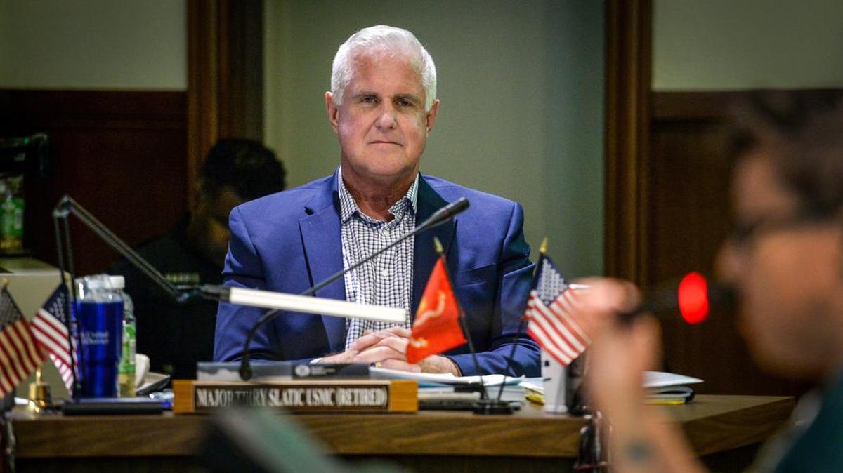 A months-long investigation ended quietly late last year after Fresno County prosecutors found “no evidence” that Fresno Unified has a systemic problem of failing to inform teachers when violent or otherwise troubled students are transferred to new classrooms. FUSD Trustee Terry Slatic had accused the district of violating state education laws. (Bee file photo)