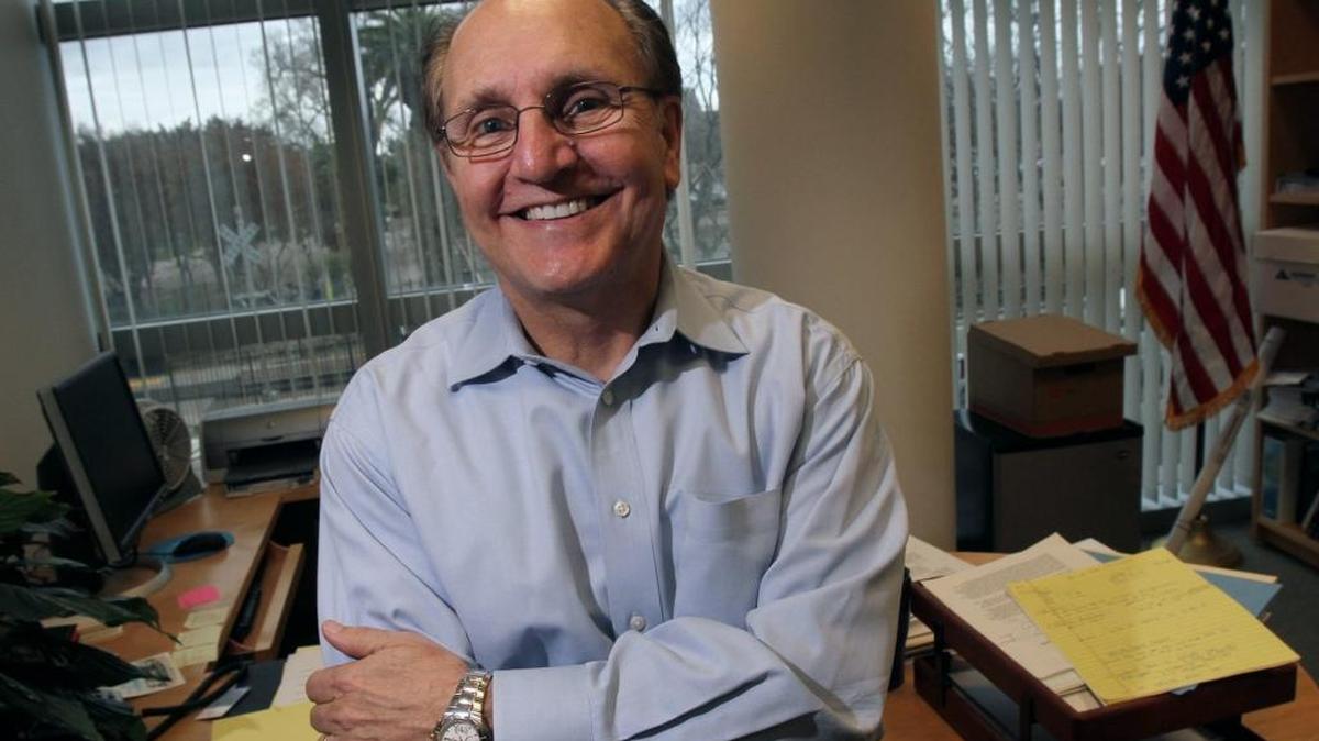 

Fresno City Council Member Lee Brand has joined with Council President Oliver Baines to propose forming a council committee with authority to discuss issues of mutual interest with trustees of the four major school districts in town.
