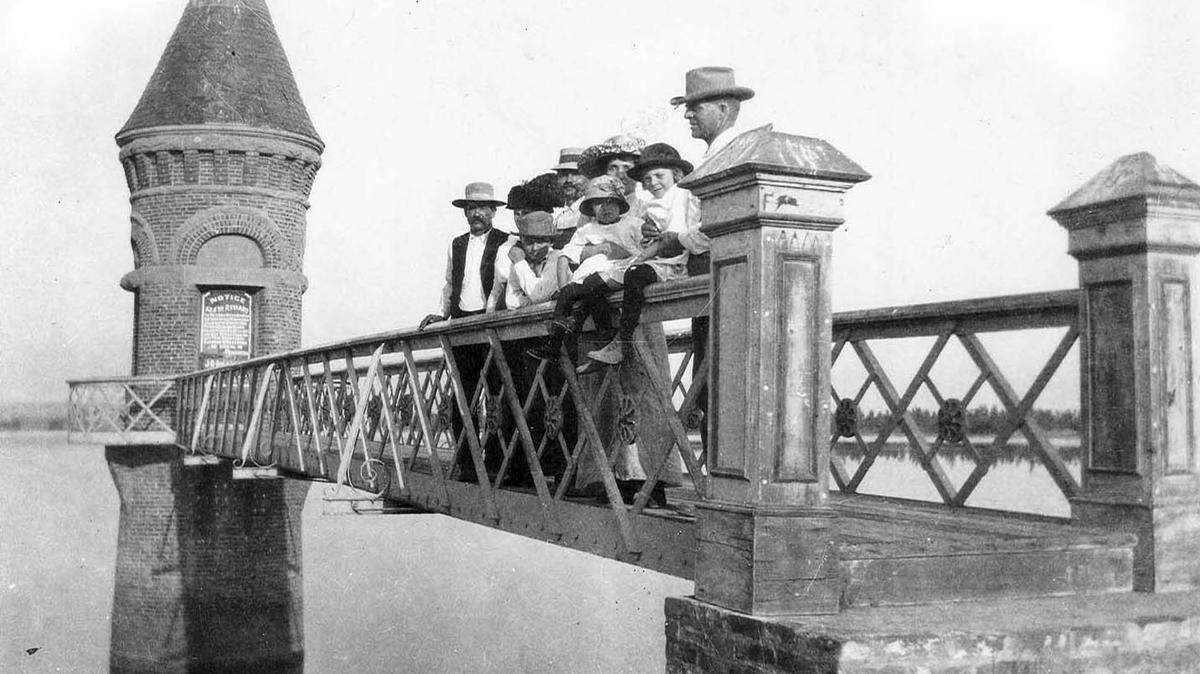 Water Tower at Lake Yosemite, undated. The Crocker-Huffman Land and Water Company built Lake Yosemite in 1888 and started to supply domestic water to the City of Merced in 1889.