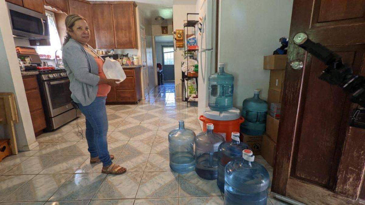 East Orosi resident Bertha Diaz Ochoa said her husband drove to his sister’s house in the nearby community of Orosi to get water so the family could bathe and wash their dishes.
