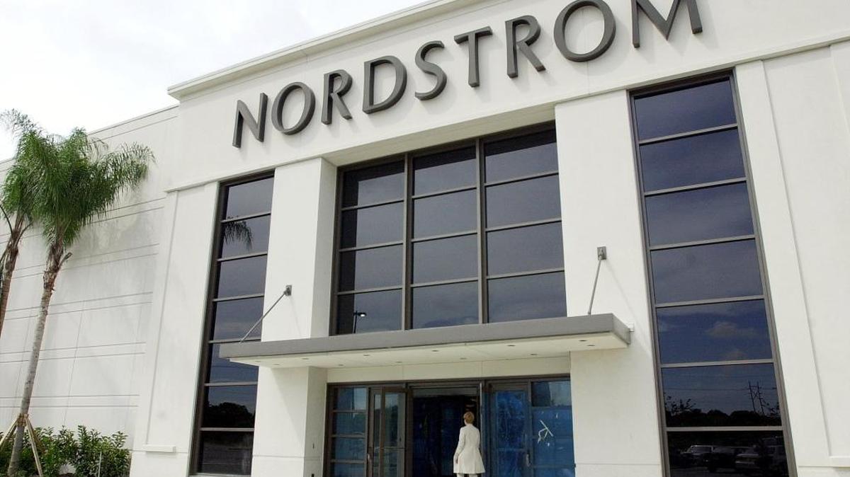 Fresno and Visalia are competing against each other for a Nordstrom packaging and distribution center for online purchases that could bring at least 1,000 full-time jobs – and possibly more long term – to the winning city. The upscale clothing company has more than 300 stores in North America and a mushrooming e-retail business.