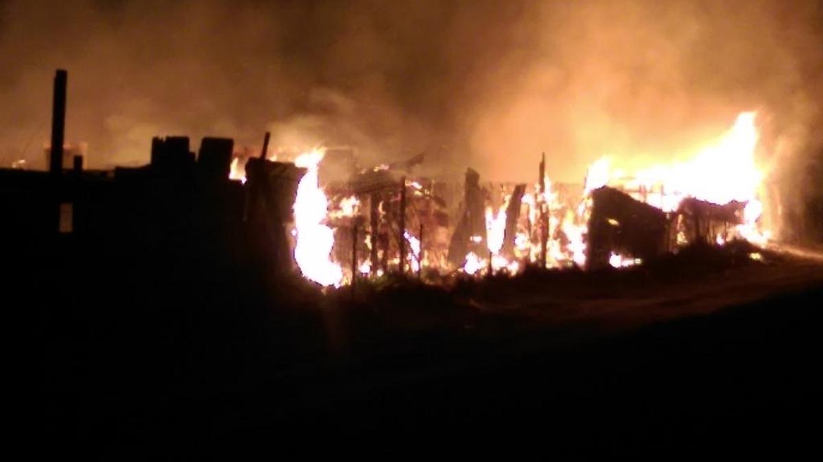 An unknown number of chickens were killed Saturday when fire broke out in their coop in southwest Fresno.