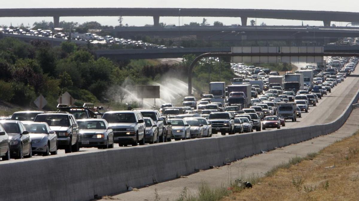 Traffic can back up quickly on Fresno freeways, including the area of the Highway 168/180 interchange, in the event of an accident. Generally, however, Fresnans face shorter commute times to and from work than the rest of California's six largest cities.