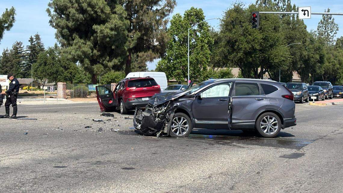 Three drivers injured in crash near Fresno’s Figarden Loop, police say