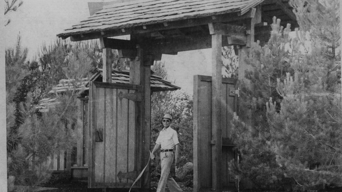 
The gate at the entrance to the Japanese garden was given to Fresno by the people of Kochi, Japan, one of Fresno’s sister cities.
