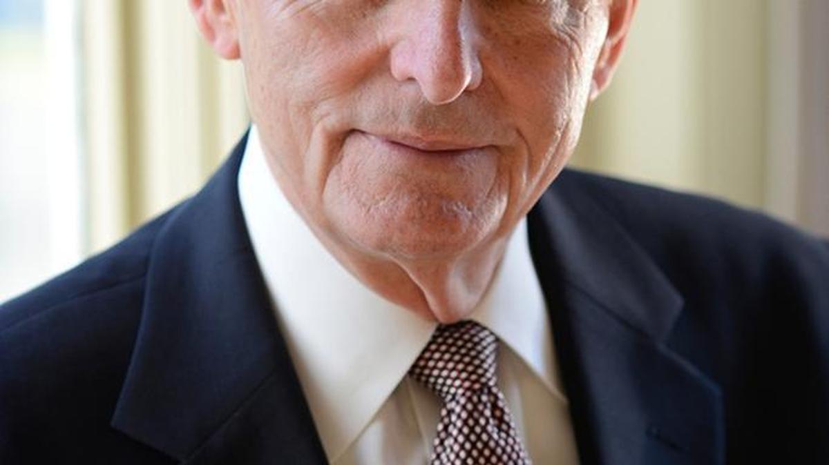 Dr. Douglas Wood
