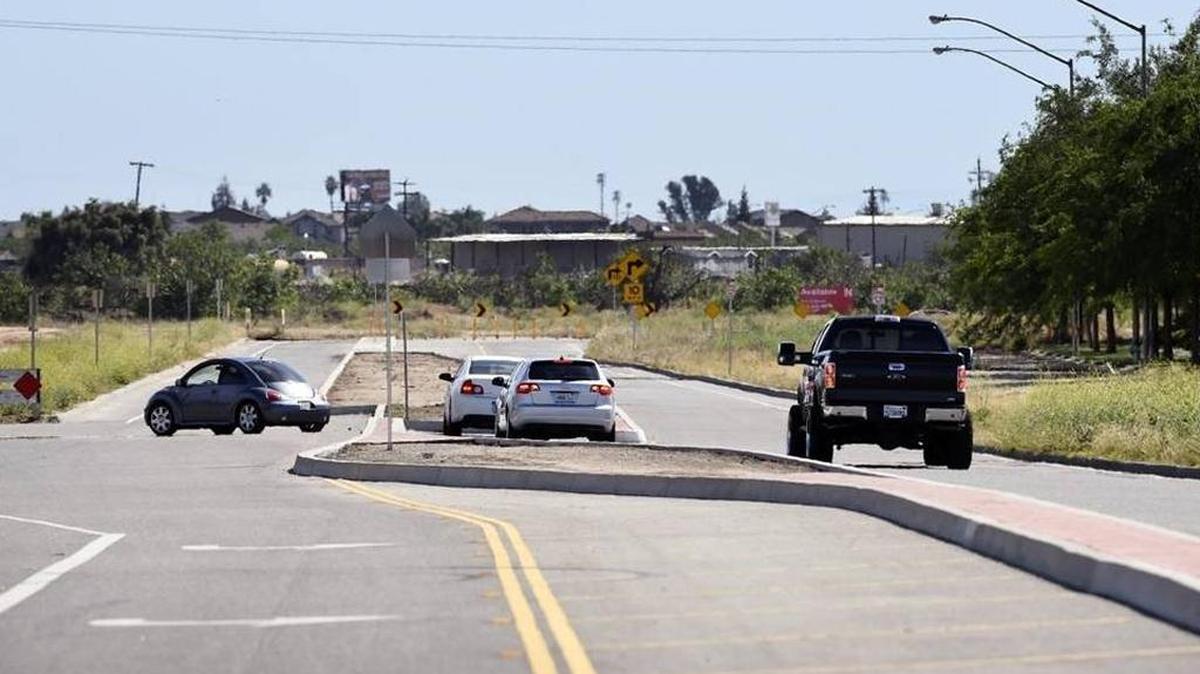 A two-block portion of the planned Veterans Boulevard Corridor Project looking southeast toward Highway 99, seen Thursday, April 21, 2016, in Fresno, Calif. This portion is located between Hayes and Sierra avenues, just south of Herndon Avenue between Saroyan Elementary and River Bluff Elementary schools.