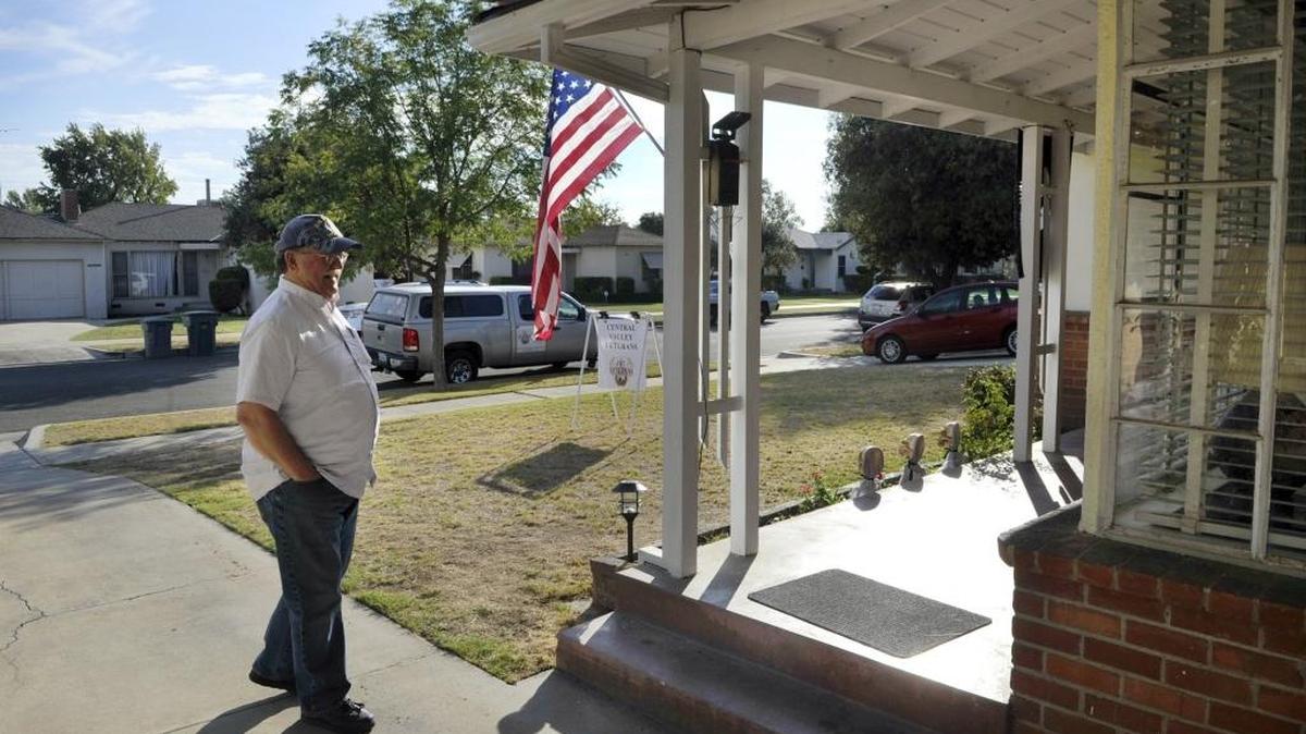 
Galen Raymond arrives for the Central Valley Veterans’ open house of its new hospitality house, located near the Fresno Veterans Administration Hospital, on Thursday, Oct. 15, 2015.
