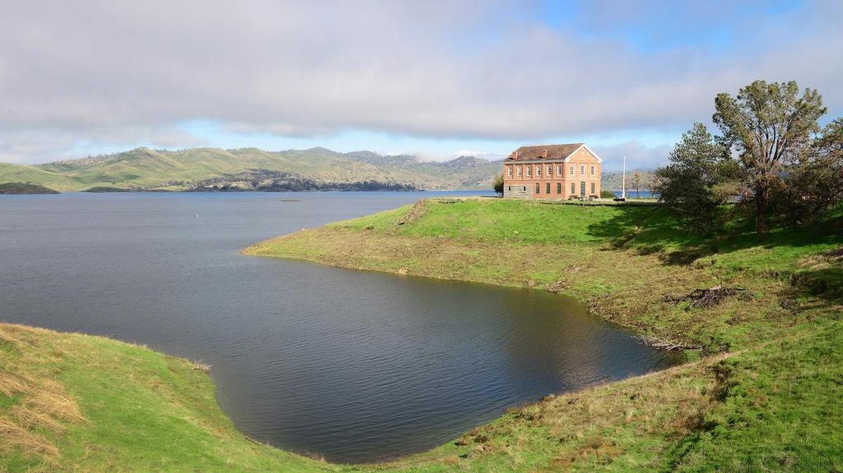 The Millerton Courthouse sits atop a bluff overlooking Millerton Lake earlier this year. On Sunday, Aug. 27, 2017, rescuers recovered the body of an 84-year-old man who went under as he swam in the lake.