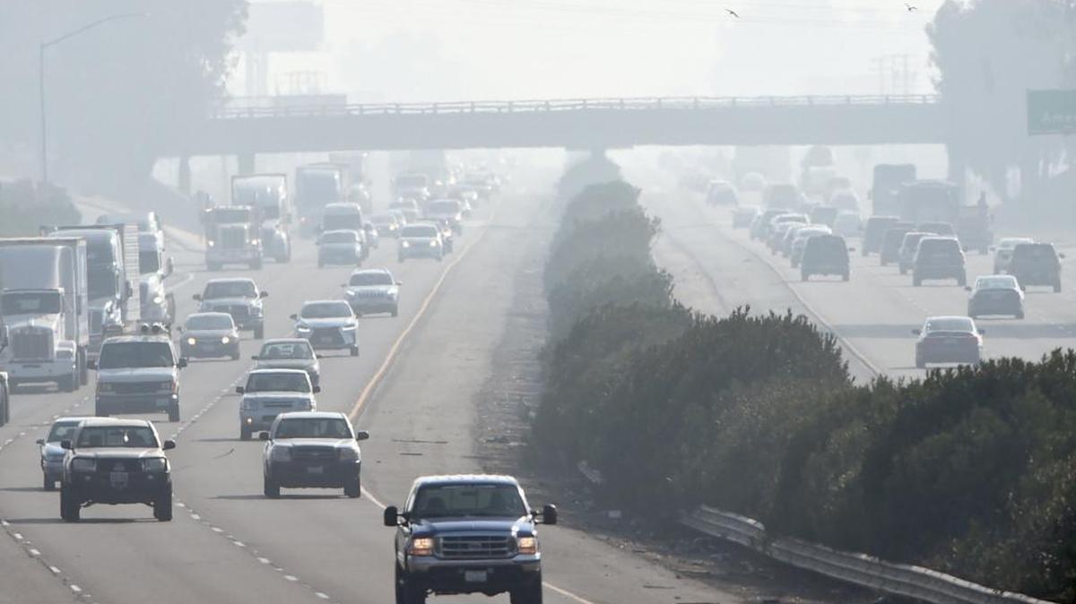 Bad air day along Highway 99 south of Fresno, Thursday morning Dec. 28, 2017.