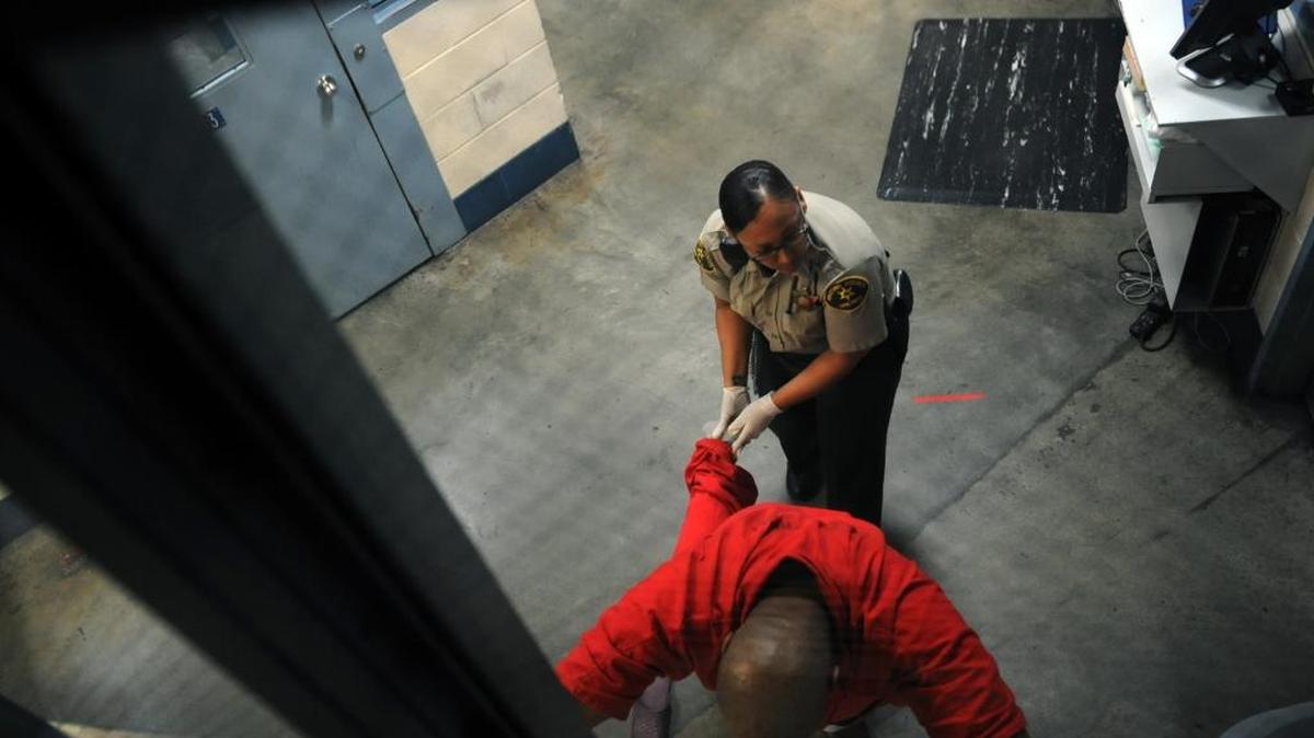 Fresno County correctional officers and other bargaining units are being asked by their leadership to part ways with the Service Employees International Union.