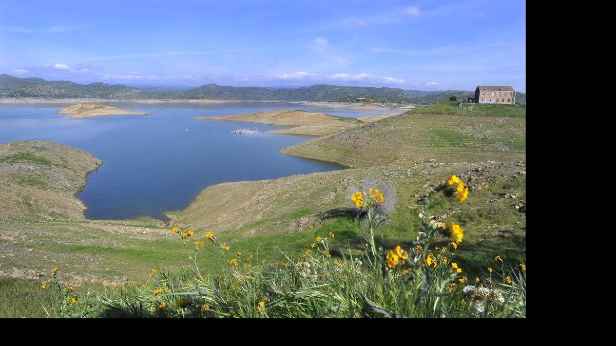 
Low water at Millerton Lake, historic Millerton Courthouse at right, high above the waterline.
