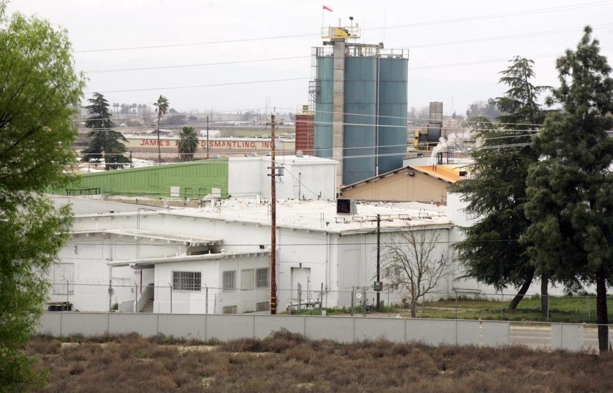 Darling Ingredients’ Fresno rendering plant is seen from Hyde Park, a neighborhood park in southwest Fresno.
