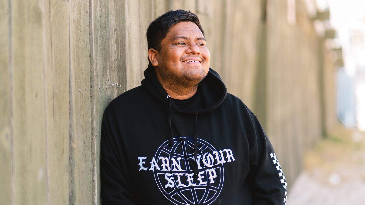 Leo Gonzalez lives with a group of young Latinx influencers in a shared house in Los Angeles, where they work on producing content together as part of the Familia Fuego.