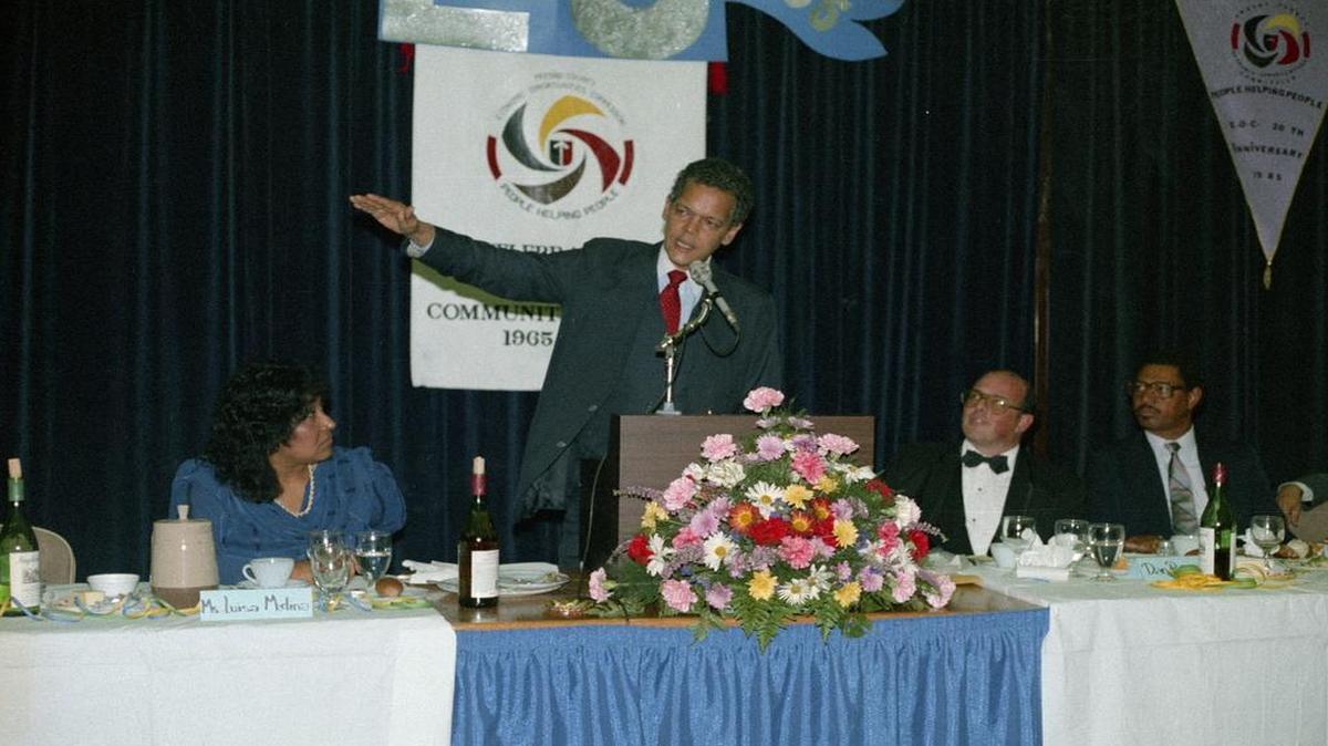 
Julian Bond visited Fresno on Nov. 1, 1985 and attended the anniversary dinner of the Economic Opportunities Commission.
