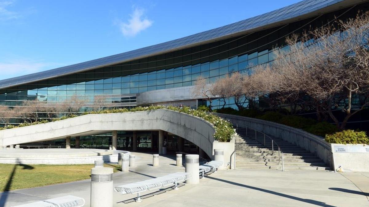 Five candidates are vying to be the next Fresno mayor, replacing Ashley Swearengin. The three leading contenders participated in a debate Wednesday.