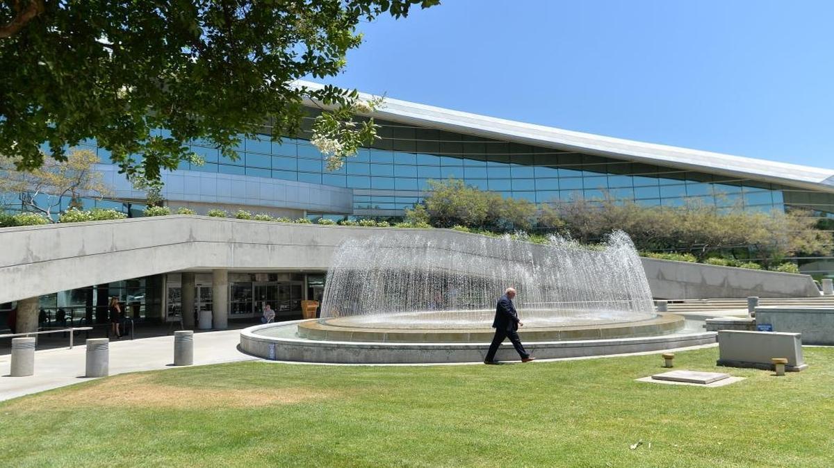 Five candidates are running for two open seats on the Fresno City Council, hoping to move into Fresno City Hall after the Nov. 8 general election.