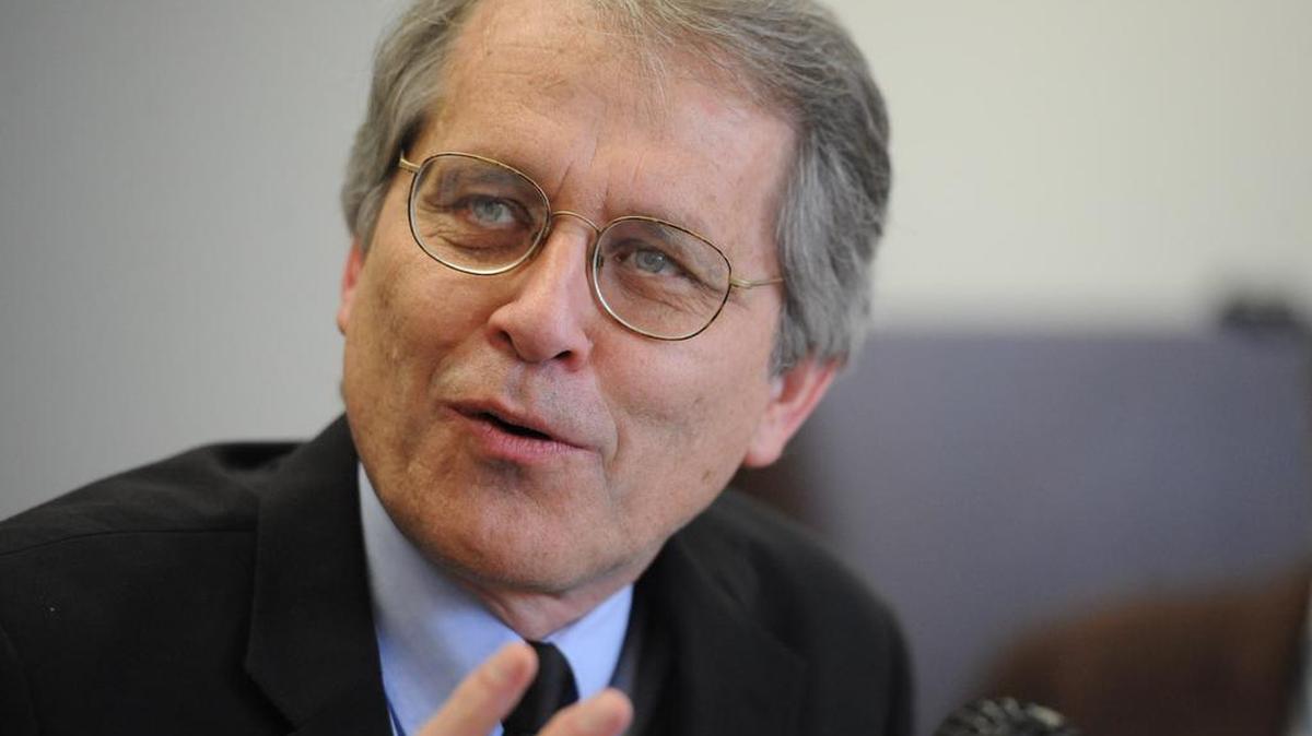 Mac Taylor, the Legislature’s top budget adviser, is shown.