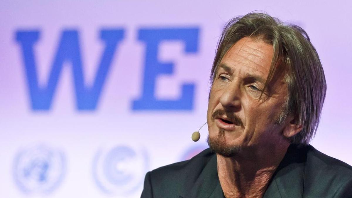 Actor-activist Sean Penn speaks at the United Nations climate change conference near Paris last month. He’s under fire for a lengthy interview with Mexican drug kingpin Joaquin “El Chapo” Guzman.