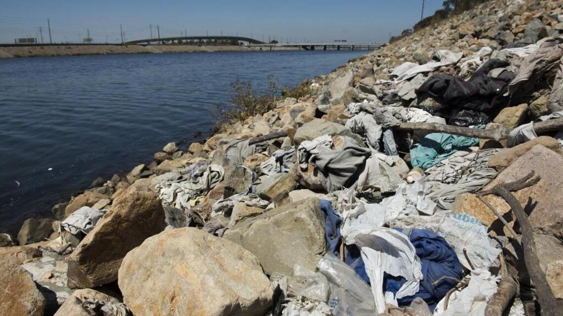 ‘No’ on 65, ‘yes’ on 67 to limit plastic bags