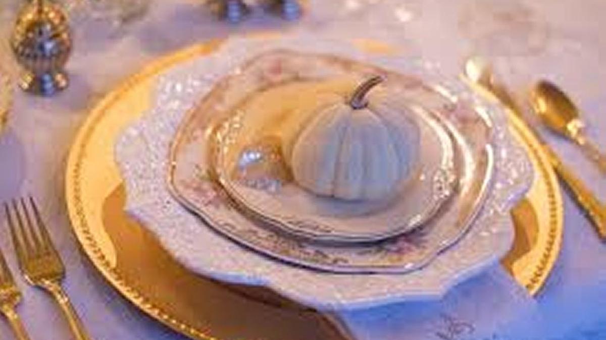 Mismatched china was a perfect match for this family’s holiday.