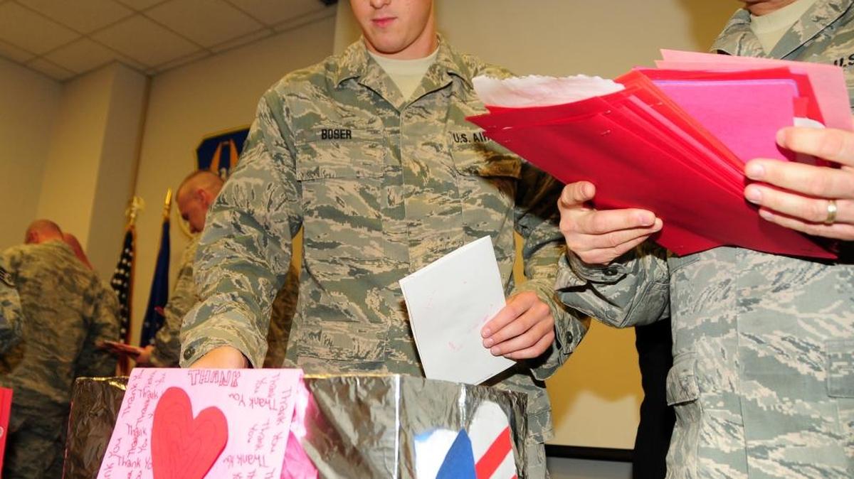 Valentines for Veterans gathers up valentine cards for veterans and active military members.