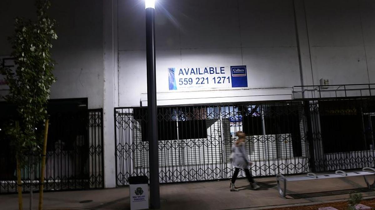 New streetlights don’t fit Fulton Street’s ambience, writes Steve Lamarche of Fresno.
