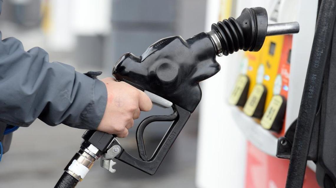 National gas prices drop to around $4. These stations sell fuel for under $5 in Sacramento