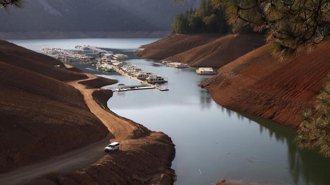 Western U.S. needs water and Eastern states have too much. Simply pipe the extra westward