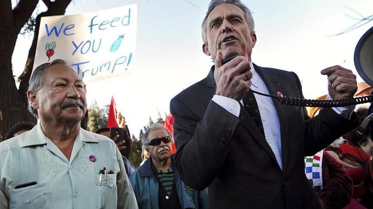 Robert F. Kennedy Jr., right, with United Farm Workers President Arturo Rodriguez, left, speaks out against President Donald Trump’s proposals to deport millions of undocumented immigrants during a UFW rally at the federal courthouse Jan. 27, 2017, in Fresno.