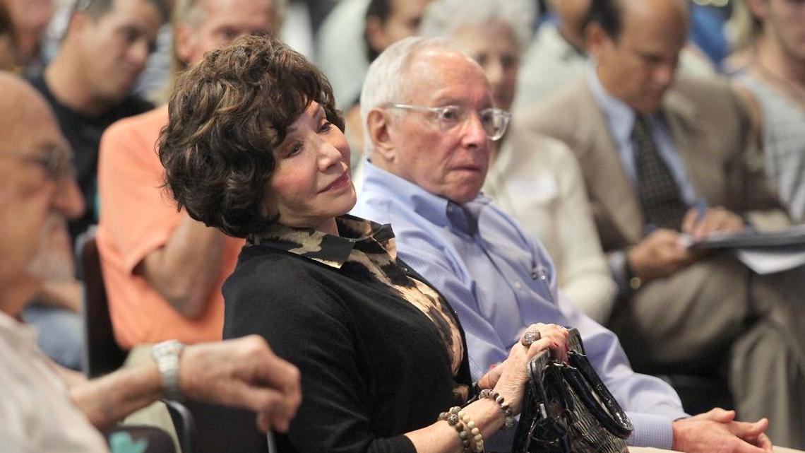 Lynda and Stewart Resnick attend a community forum on valley fever sponsored by Rep. Kevin McCarthy, R-Bakersfield, at the Kern County Department of Public Health in September 2013.