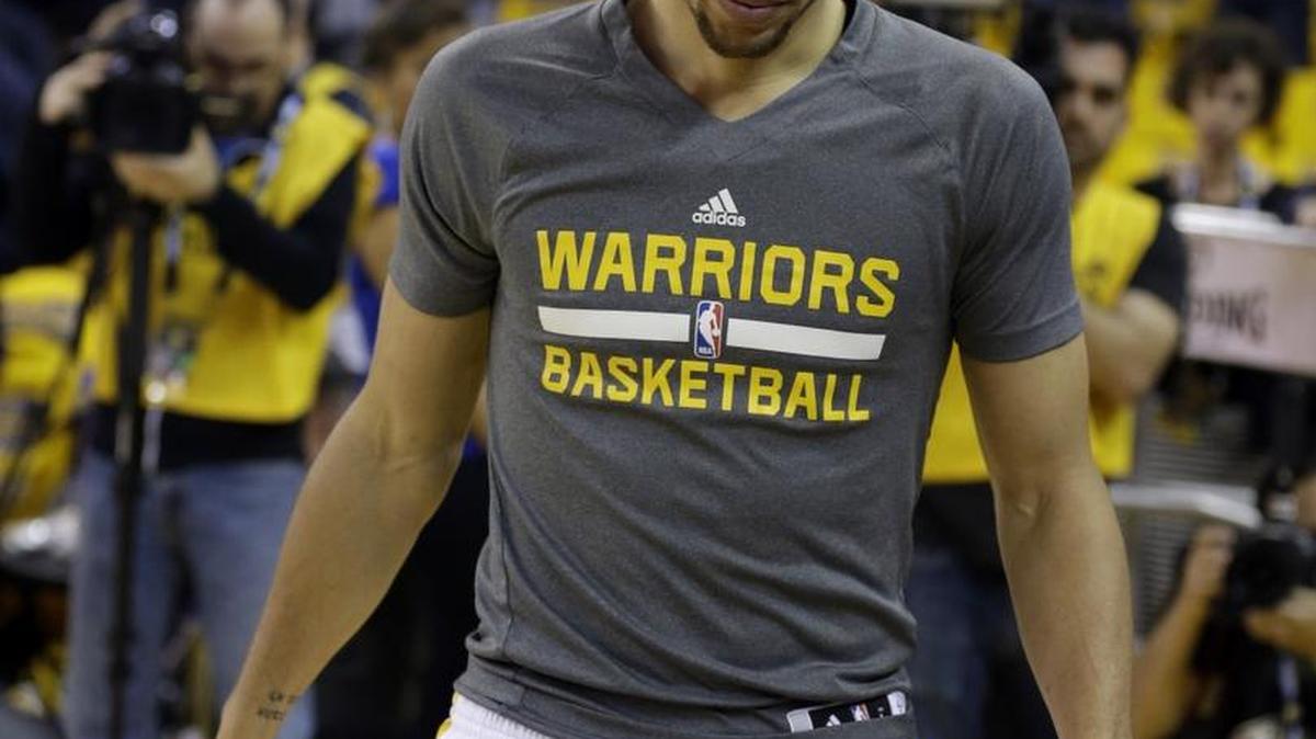 Golden State star Stephen Curry cut his warmup short before Game 2 and sat out with an injured ankle.