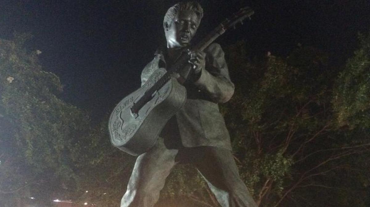 
This statue of Elvis Presley, located on Beale Street, was Bee sport columnist Marek Warszawski’s only sighting of the King during his trip to Memphis and Mississippi – unfortunately.
