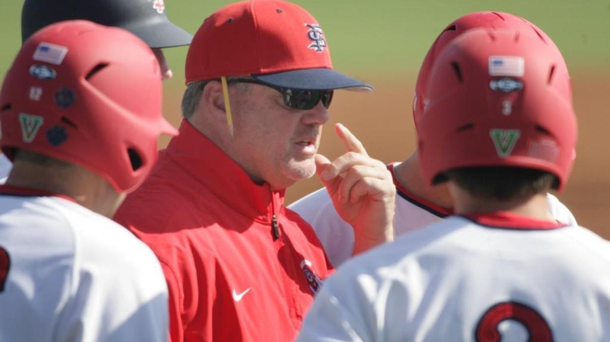 Fresno State baseball coach Mike Batesole had to put his thinking cap on to adjust to college baseball’s new rules. The result: a team that relies on pitching, defense and small ball.