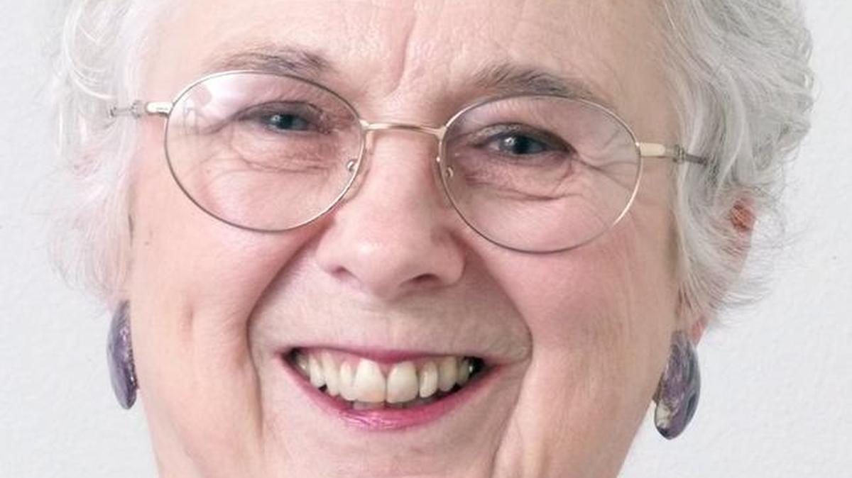 
Ruth Gadebusch 
