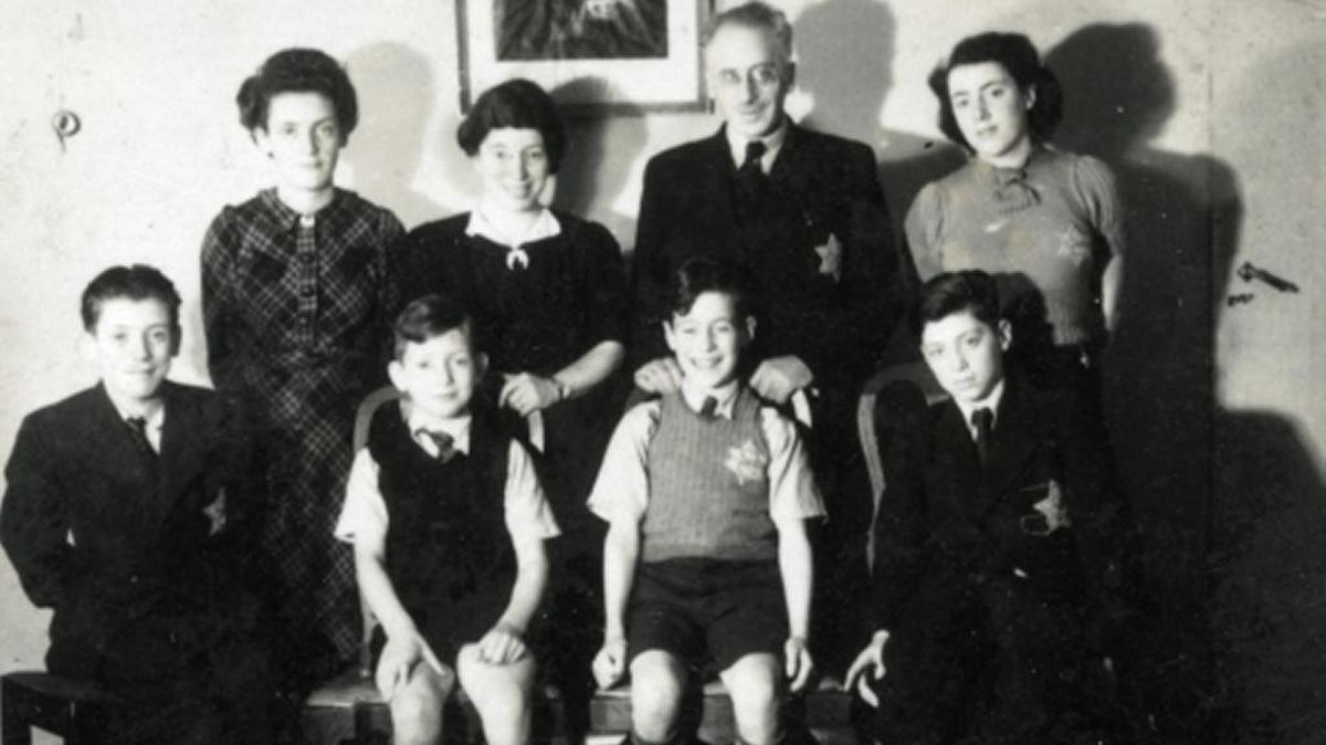 The Roet family before the Nazis took the girls to Auschwitz in 1943.
