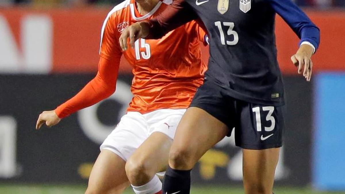 Fresno native Lynn Williams (13) was one of 29 players invited by head coach Jill Ellis to the women’s national team’s first training camp of 2017. The camp will be held Jan. 13-23 at the StubHub Center in Carson.