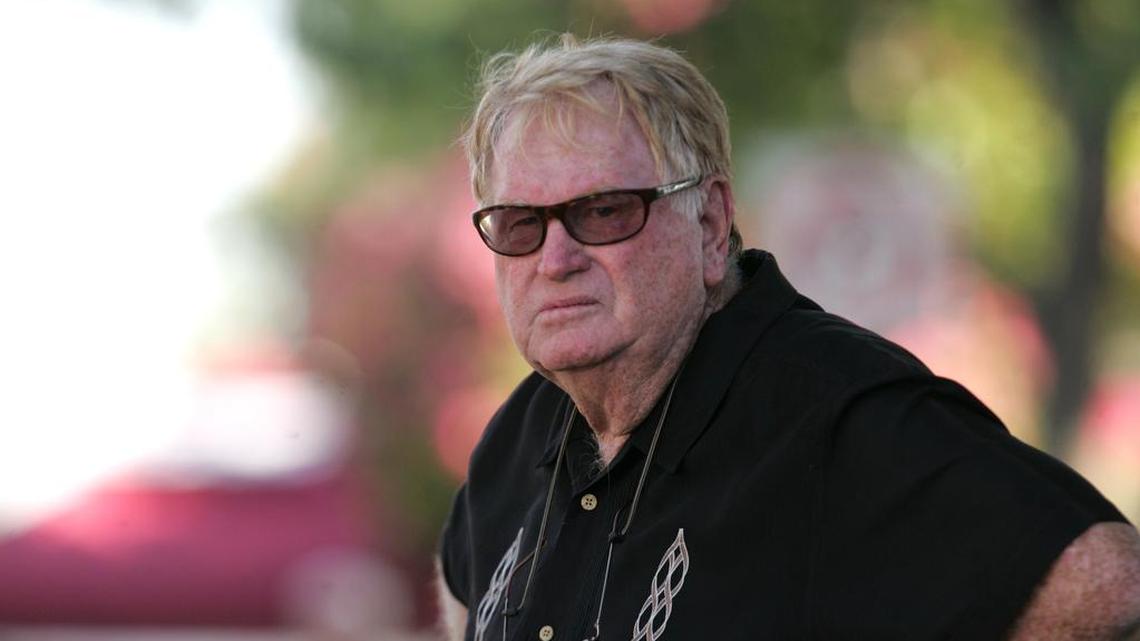 Longtime Fresno State coach who sacrificed his salary to save track program dies