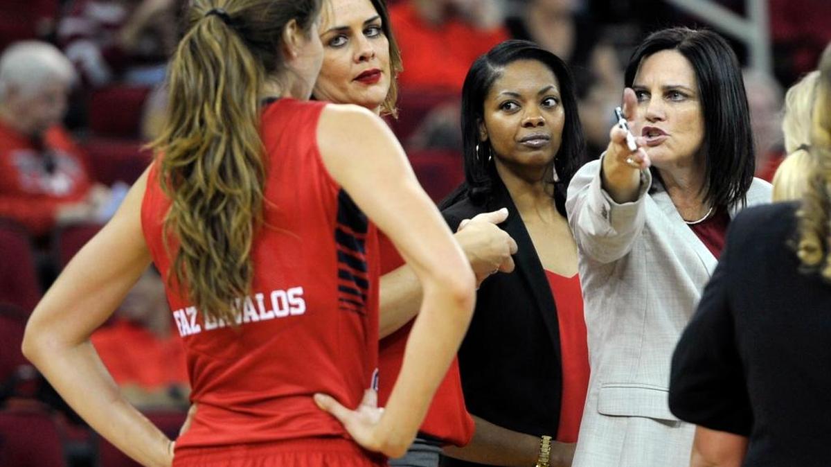 Fresno State coach Jamie White and her Bulldogs women’s basketball players feel like they’ve come together on and off the court in her two seasons in charge of the program. They wrap up the 2015-16 regular season Friday against Utah State, then head to Las Vegas as the No. 2 seed for the Mountain West Conference tournament.