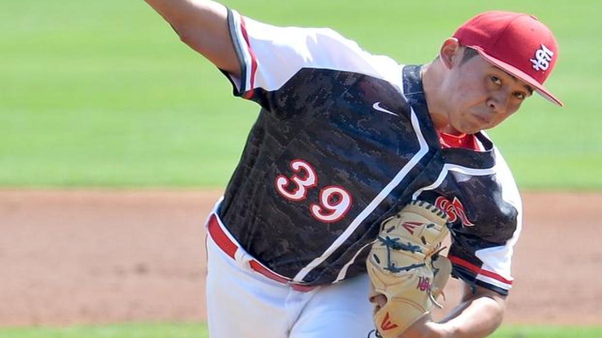 Fresno State closer Edgar Gonzalez, seen in a 2016 game, struggled in the ninth inning Friday night, March 10, 2017. Gonzalez allowed three hits, two walks and four runs as the Bulldogs lost 15-11 to Eastern Michigan in the opener of a three-game nonconference baseball series.