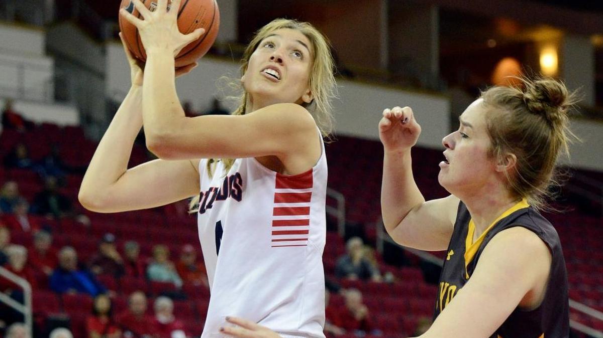 Fresno State’s Bego Faz Davalos, left, was named to the Preseason All-Mountain West Conference Team and the Bulldogs picked to finish third behind Colorado State and Boise State in the league’s preseason poll announced Wednesday.