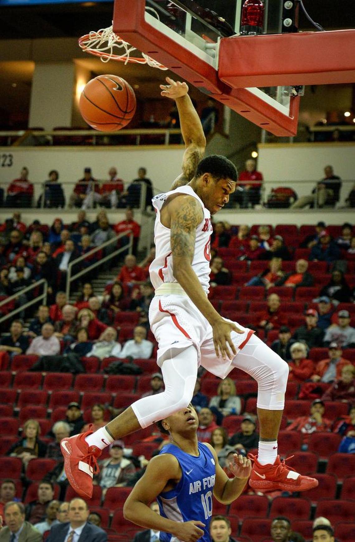 Fresno State guard New Williams dunks the ball during the Bulldogs’ 64-61 loss to Air Force on Wednesday, Feb. 20, 2019.