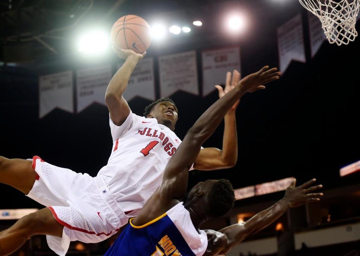Fresno State point guard Jaron Hopkins collides with Bakersfield’s Fallou Ndoye in the Bulldogs’ 70-55 victory Tuesday, Dec. 5, 2017. Hopkins suffered a back injury and is doubtful to play at Cal Poly, where the Bulldogs will go for a sixth consecutive victory Saturday, Dec. 9, 2017.