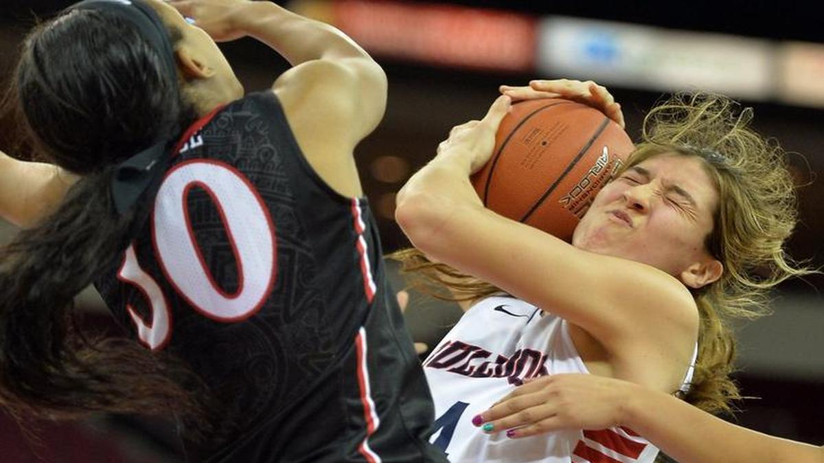 Fresno State sophomore center Bego Faz Davalos, right, leads the team in scoring (12.1) and rebounding (10.0) while also standing out as a defensive force. Her 3.86 rejections per game rank second nationally to Tennessee-Chattanooga junior Jasmine Joyner (4.17).