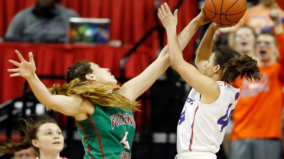 Fresno State’s Bego Faz Davalos blocks a shot from Boise State’s Brooke Pahukoa during the second half of an NCAA college basketball game in the Mountain West Conference tournament championship Friday, March 10, 2017, in Las Vegas. Boise State defeated Fresno State 66-53.