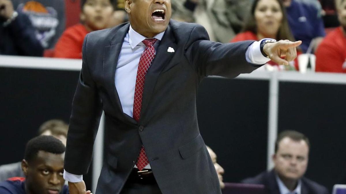Luring two proven Division I transfers to Fresno State is something worth shouting about for Rodney Terry, who has coached the Bulldogs to back-to-back 20-win seasons.