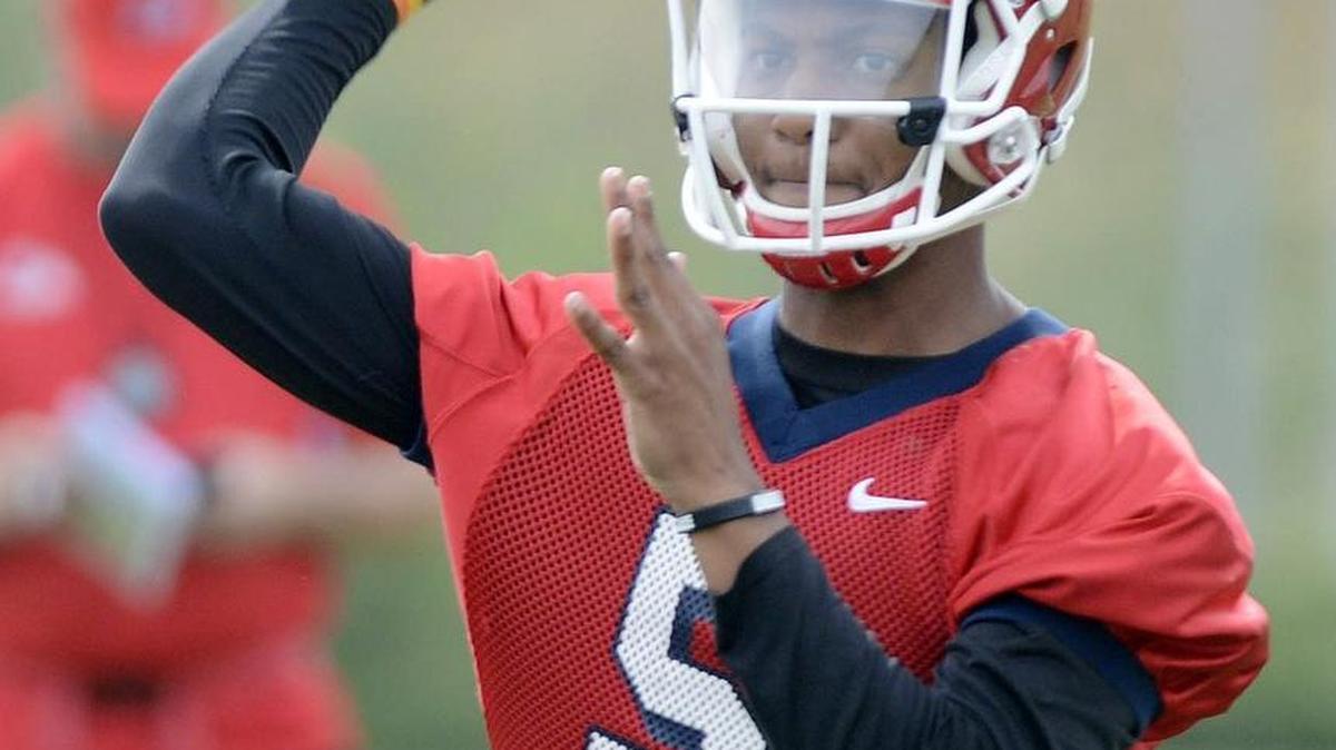 
Fresno State freshman Chason Vigil has had an up-and-down fall camp, as have all three quarterbacks competing to be the starter for the Bulldogs’ season opener Sept. 3 against Abilene Christian.
